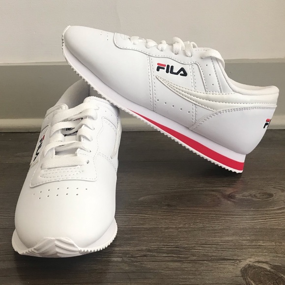Fila Machu Women’s Sneaker - Picture 3 of 6